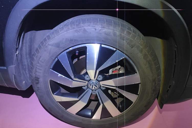 Used Volkswagen Tayron 2019 330TSI Two-Wheel Drive Luxury Model China VI Standard Right Front Wheel Hub