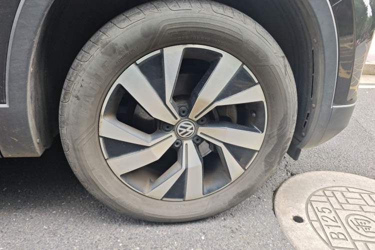Used Volkswagen Tayron 2019 330TSI Four-Wheel Drive Luxury Version China VI Standard Right Front Wheel Hub