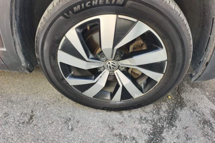 Used Volkswagen Tayron 2019 330TSI Two-Wheel Drive Luxury Model China VI Standard Right Front Wheel Hub