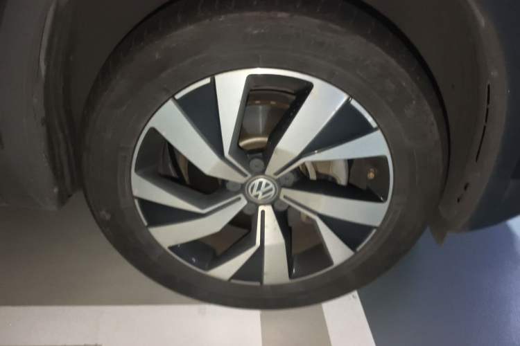 Used Volkswagen Tayron 2019 330TSI Two-Wheel Drive Luxury Model China VI Standard Right Front Wheel Hub