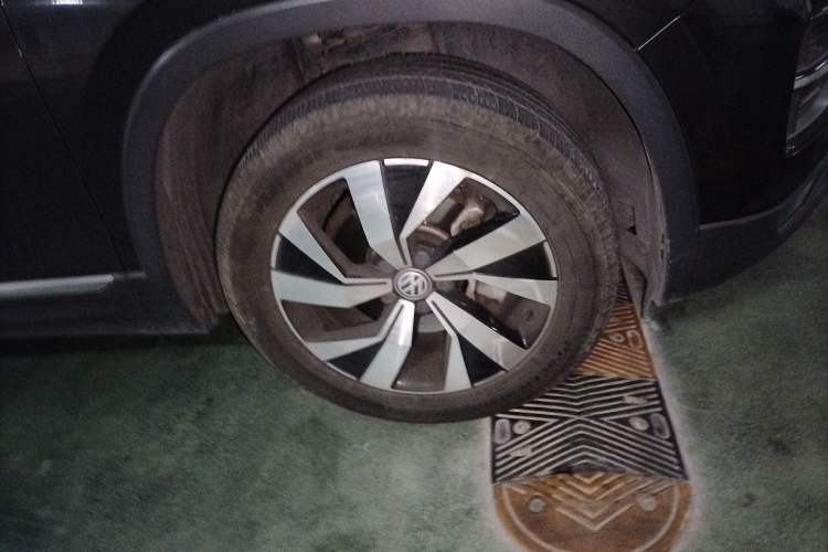 Used Volkswagen Tayron 2019 330TSI Two-Wheel Drive Luxury Model China VI Standard Right Front Wheel Hub
