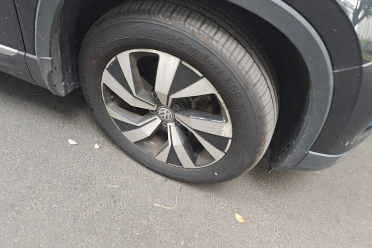 Used Volkswagen Tayron 2019 330TSI Two-Wheel Drive Luxury Model China VI Standard Right Front Wheel Hub