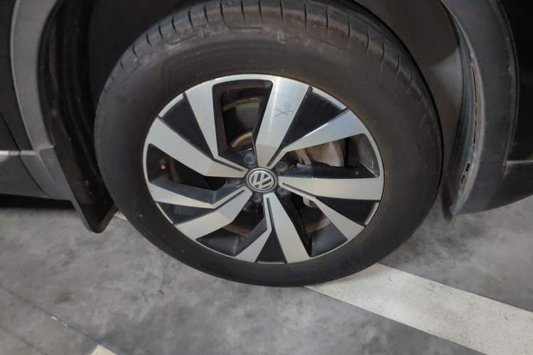 Used Volkswagen Tayron 2019 330TSI Four-Wheel Drive Luxury Version China V Standard Right Front Wheel Hub