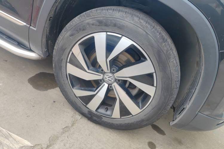Used Volkswagen Tayron 2019 330TSI Two-Wheel-Drive Luxury Version China V Emission Standard Right Front Wheel Hub