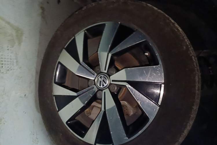 Used Volkswagen Tayron 2019 330TSI Two-Wheel Drive Luxury Model China VI Standard Right Front Wheel Hub