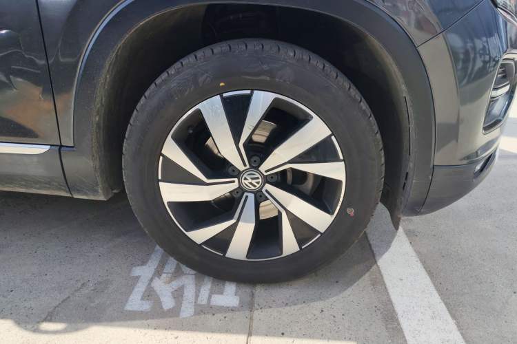 Used Volkswagen Tayron 2019 330TSI Two-Wheel Drive Luxury Model China VI Standard Right Front Wheel Hub