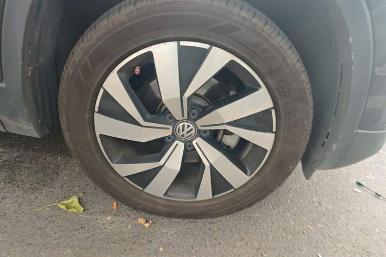 Used Volkswagen Tayron 2019 Teramont Edition 280TSI Two-Wheel Drive Luxury Model China VI Standard Right Front Wheel Hub
