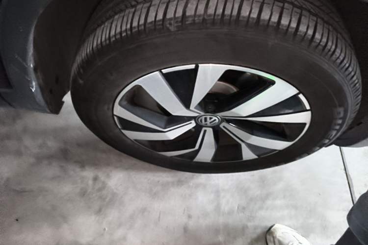 Used Volkswagen Tayron 2019 Teramont Edition 280TSI Two-Wheel Drive Luxury Model China VI Standard Right Front Wheel Hub