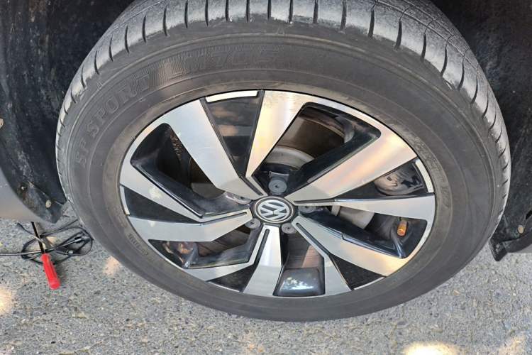 Used Volkswagen Tayron 2019 330TSI Two-Wheel Drive Luxury Model China VI Standard Right Front Wheel Hub