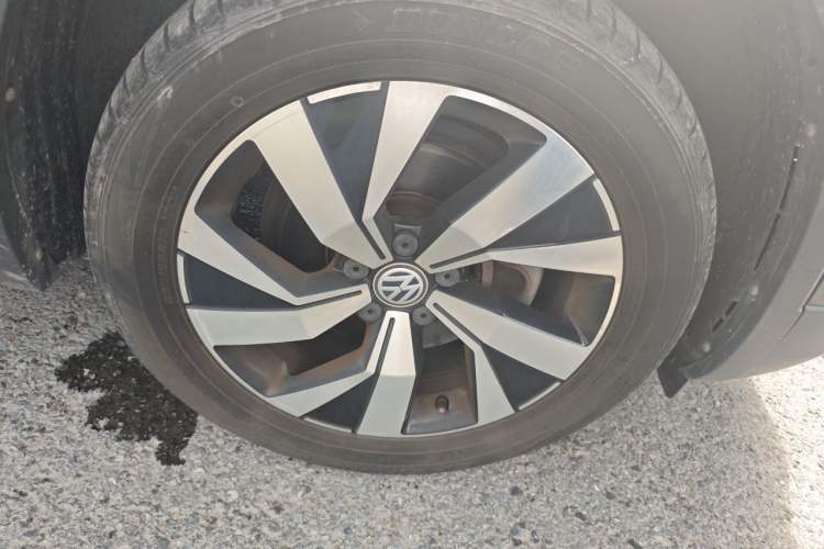 Used Volkswagen Tayron 2019 330TSI Two-Wheel Drive Luxury Model China VI Standard Right Front Wheel Hub