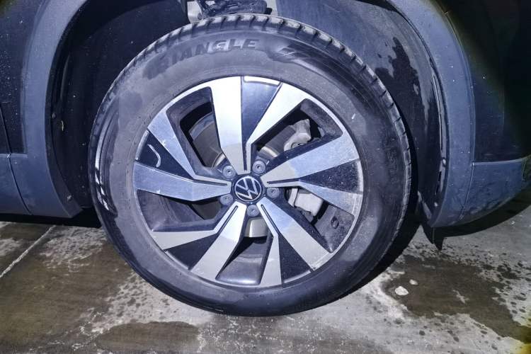 Used Volkswagen Tayron 2019 330TSI Two-Wheel Drive Luxury Model China VI Standard Right Front Wheel Hub