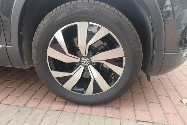 Used Volkswagen Tayron 2019 Teramont Edition 280TSI Two-Wheel Drive Luxury Model China VI Standard Right Front Wheel Hub