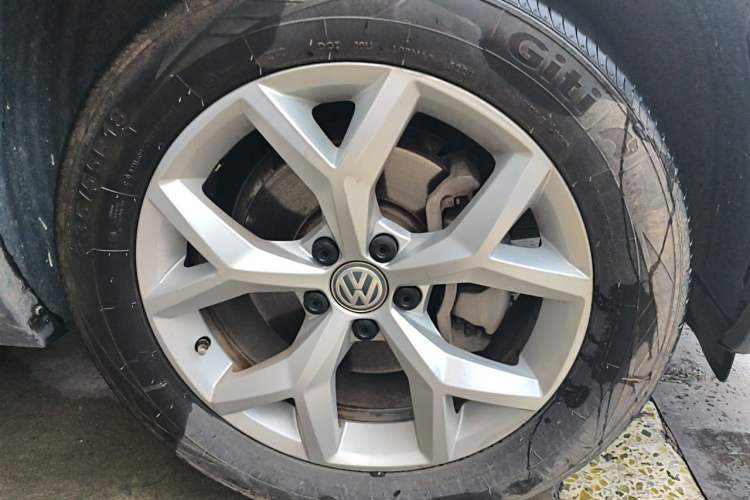 Used Volkswagen Tayron 2019 330TSI Two-Wheel Drive Prestige Version China V Standard Right Front Wheel Hub