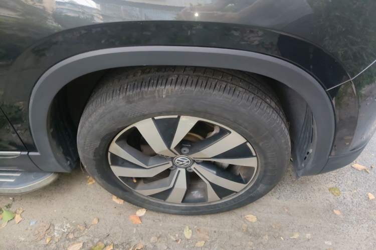 Used Volkswagen Tayron 2019 330TSI Two-Wheel Drive Luxury Model China VI Standard Right Front Wheel Hub