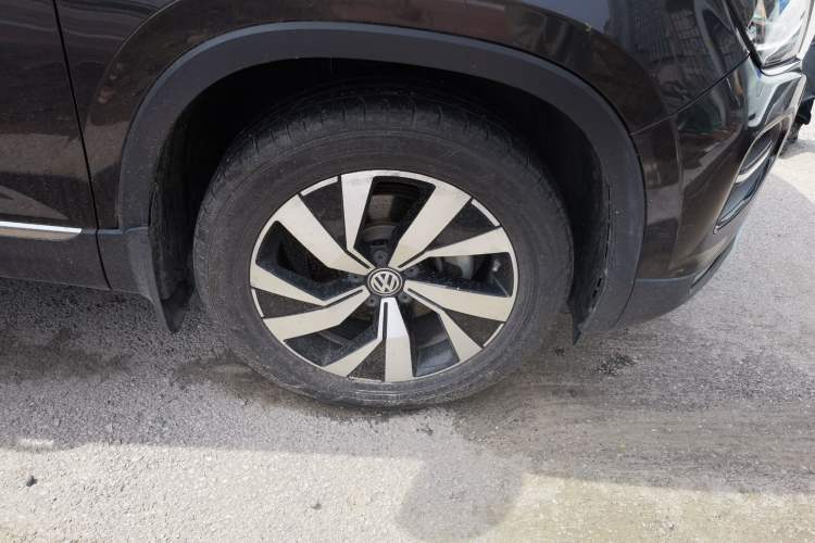 Used Volkswagen Tayron 2019 Teramont Edition 280TSI Two-Wheel Drive Luxury Model China VI Standard Right Front Wheel Hub