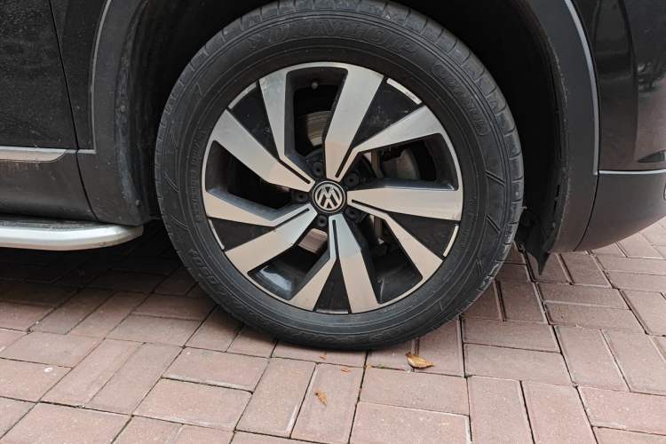 Used Volkswagen Tayron 2019 330TSI Two-Wheel-Drive Luxury Plus China VI Standard Right Front Wheel Hub