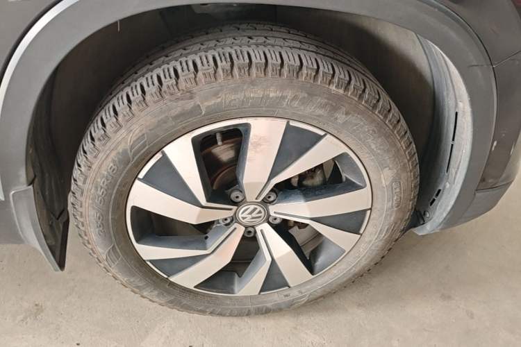 Used Volkswagen Tayron 2019 Teramont Edition 280TSI Two-Wheel Drive Luxury Model China VI Standard Right Front Wheel Hub
