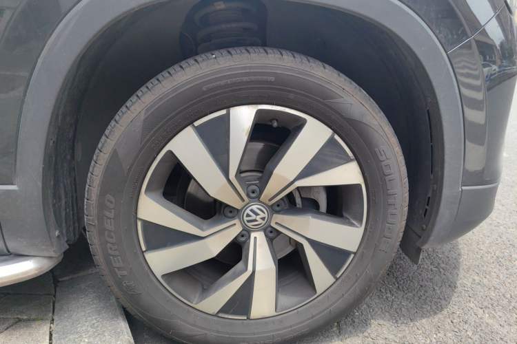 Used Volkswagen Tayron 2019 330TSI Four-Wheel Drive Luxury Version China VI Standard Right Front Wheel Hub