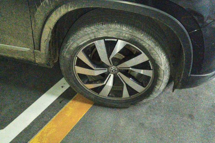 Used Volkswagen Tayron 2019 Teramont Edition 280TSI Two-Wheel Drive Luxury Model China VI Standard Right Front Wheel Hub