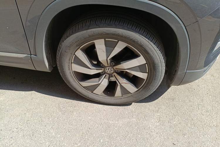 Used Volkswagen Tayron 2019 330TSI Two-Wheel Drive Luxury Model China VI Standard Right Front Wheel Hub