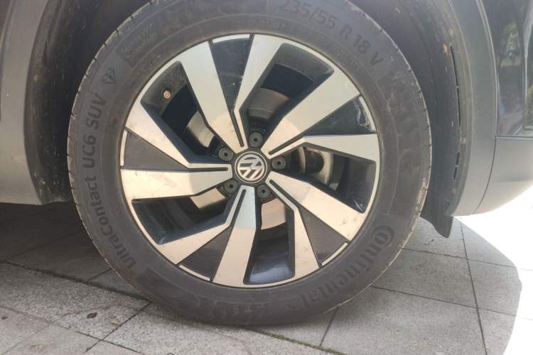 Used Volkswagen Tayron 2019 Teramont Edition 280TSI Two-Wheel Drive Luxury Model China VI Standard Right Front Wheel Hub