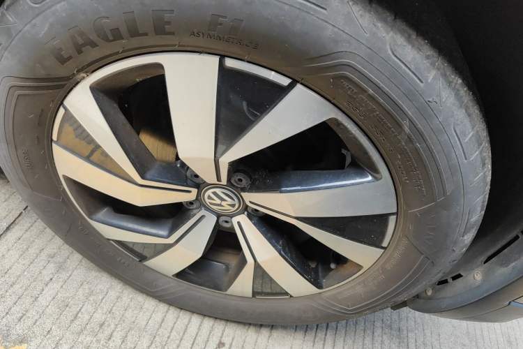 Used Volkswagen Tayron 2019 330TSI Two-Wheel Drive Luxury Model China VI Standard Right Front Wheel Hub