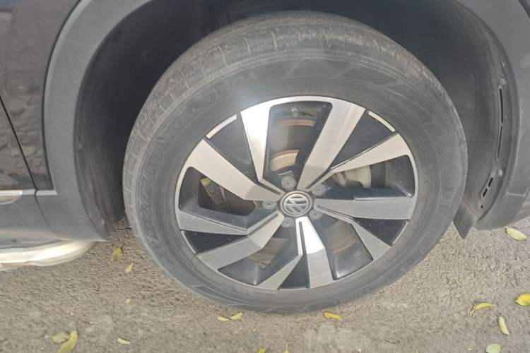 Used Volkswagen Tayron 2019 Teramont Edition 280TSI Two-Wheel Drive Luxury Model China VI Standard Right Front Wheel Hub