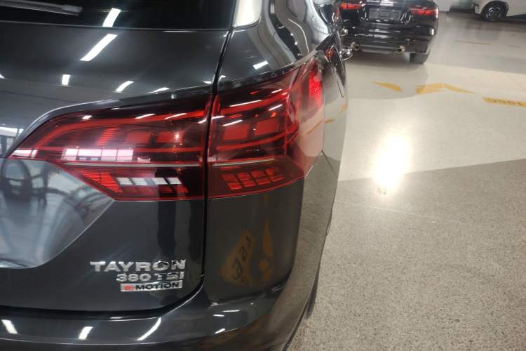 Used Volkswagen Tayron 2019 380TSI All-Wheel Drive R-Line China V-standard Right Rear Taillight