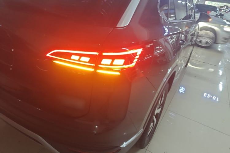 Used Volkswagen Tayron 2019 330TSI Two-Wheel-Drive Luxury Version China V Emission Standard Right Rear Taillight