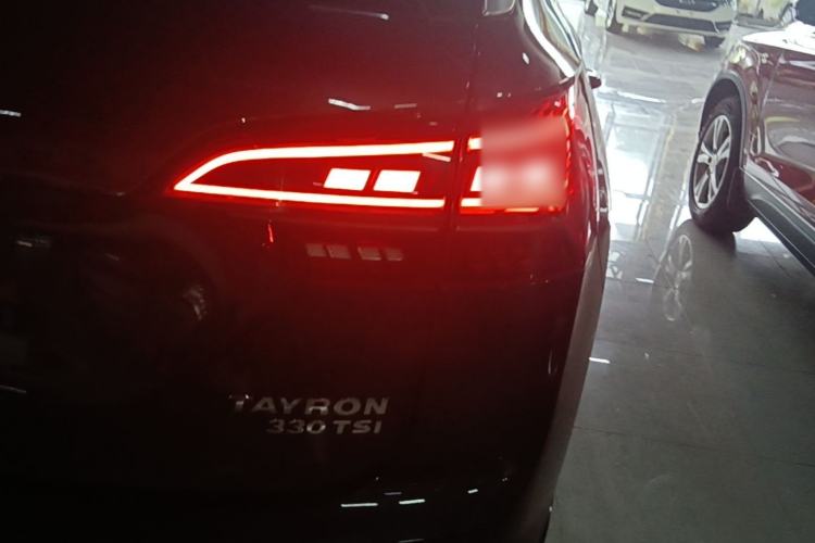 Used Volkswagen Tayron 2019 330TSI Two-Wheel-Drive Luxury Version China V Emission Standard Right Rear Taillight