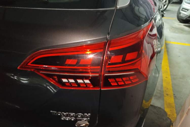Used Volkswagen Tayron 2019 330TSI Two-Wheel Drive Luxury Model China VI Standard Right Rear Taillight