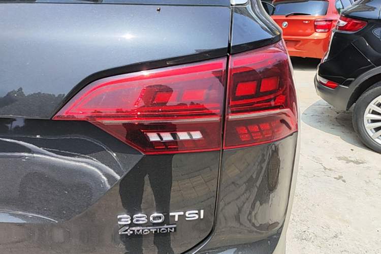 Used Volkswagen Tayron 2019 330TSI Two-Wheel Drive Luxury Model China VI Standard Right Rear Taillight
