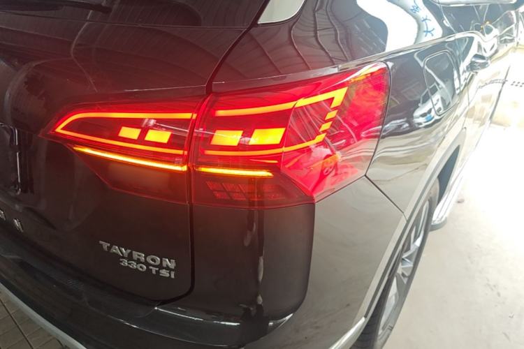 Used Volkswagen Tayron 2019 330TSI Two-Wheel Drive Luxury Model China VI Standard Right Rear Taillight