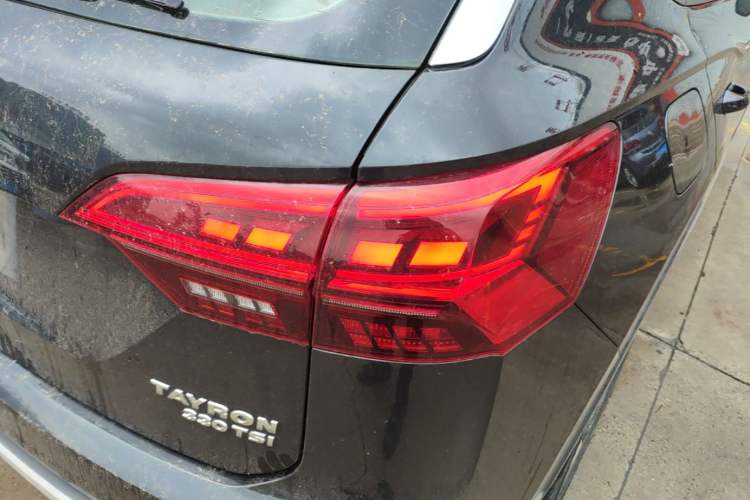 Used Volkswagen Tayron 2019 330TSI Two-Wheel Drive Luxury Model China VI Standard Right Rear Taillight