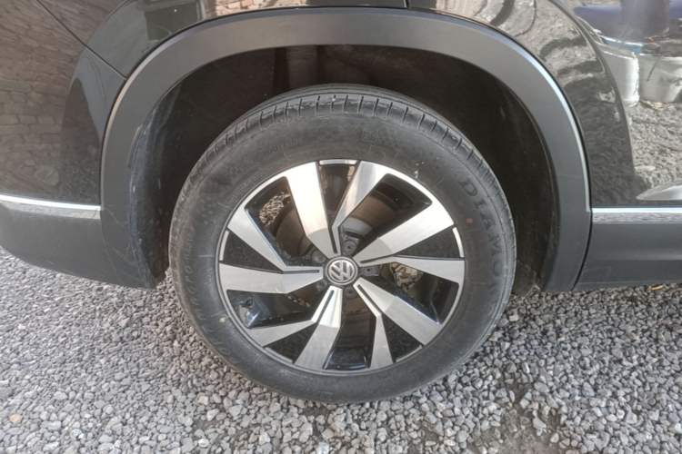 Used Volkswagen Tayron 2019 Teramont Edition 280TSI Two-Wheel Drive Luxury Model China VI Standard Right Rear Wheel Hub