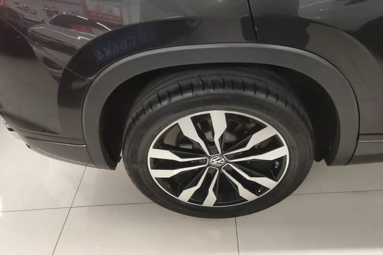Used Volkswagen Tayron 2019 380TSI All-Wheel Drive R-Line China V-standard Right Rear Wheel Hub