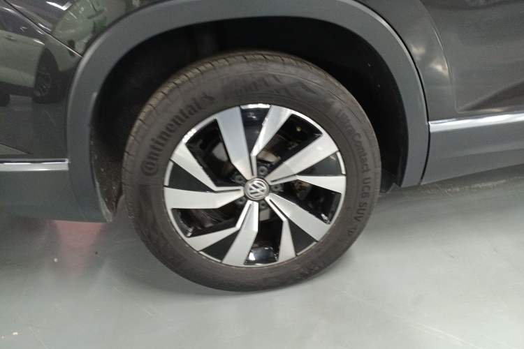 Used Volkswagen Tayron 2019 330TSI Four-Wheel Drive Luxury Version China V Standard Right Rear Wheel Hub