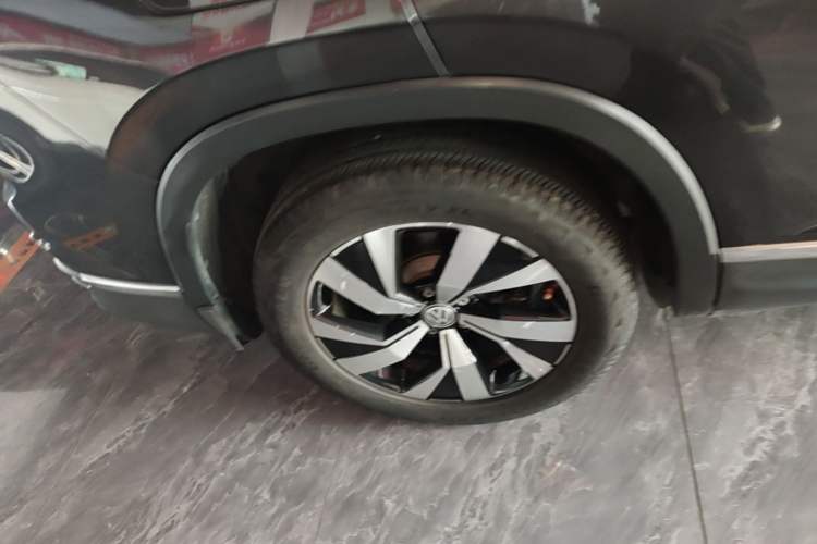 Used Volkswagen Tayron 2019 330TSI Two-Wheel Drive Luxury Model China VI Standard Right Rear Wheel Hub
