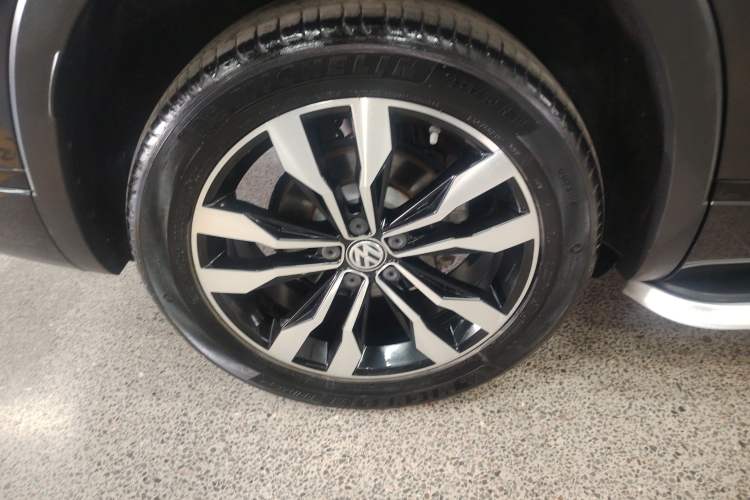 Used Volkswagen Tayron 2019 380TSI All-Wheel Drive R-Line China V-standard Right Rear Wheel Hub