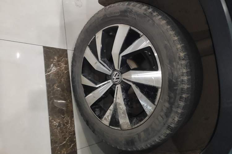Used Volkswagen Tayron 2019 330TSI Two-Wheel Drive Luxury Model China VI Standard Right Rear Wheel Hub