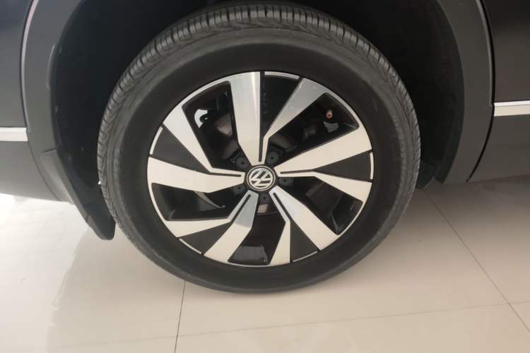 Used Volkswagen Tayron 2019 Teramont Edition 280TSI Two-Wheel Drive Luxury Model China VI Standard Right Rear Wheel Hub