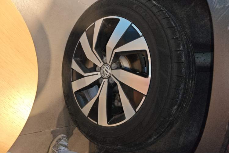 Used Volkswagen Tayron 2019 330TSI Two-Wheel Drive Luxury Model China VI Standard Right Rear Wheel Hub