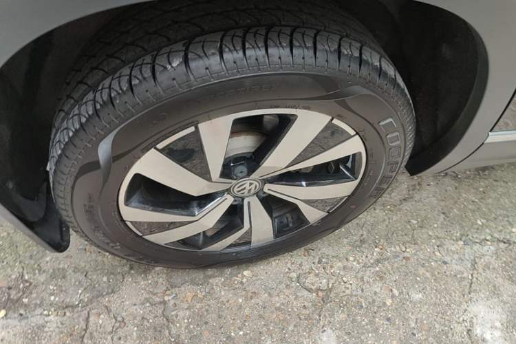 Used Volkswagen Tayron 2019 Teramont Edition 280TSI Two-Wheel Drive Luxury Model China VI Standard Right Rear Wheel Hub