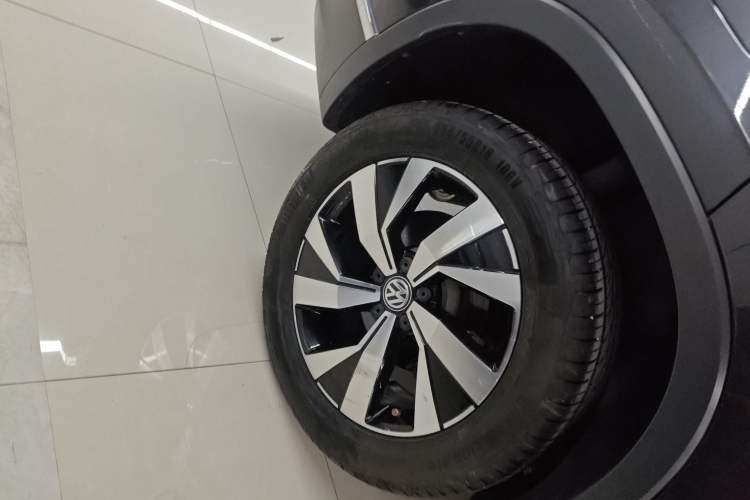 Used Volkswagen Tayron 2019 Teramont Edition 280TSI Two-Wheel Drive Luxury Model China VI Standard Right Rear Wheel Hub