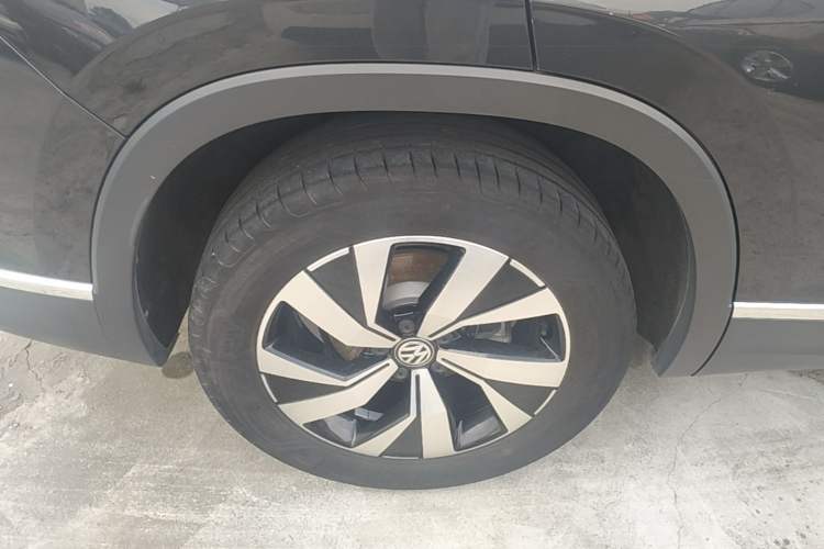 Used Volkswagen Tayron 2019 330TSI Two-Wheel Drive Luxury Model China VI Standard Right Rear Wheel Hub