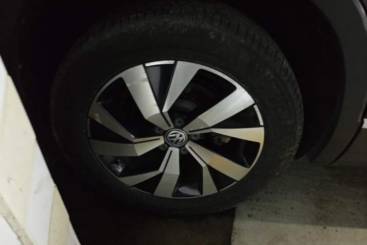Used Volkswagen Tayron 2019 330TSI Two-Wheel Drive Luxury Model China VI Standard Right Rear Wheel Hub