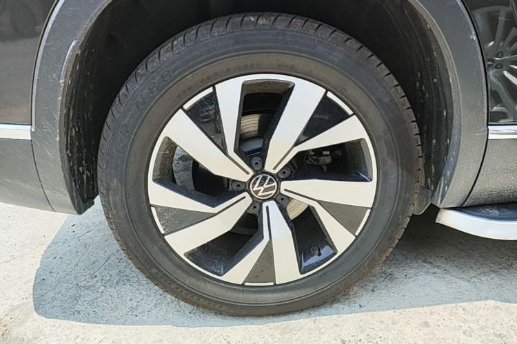 Used Volkswagen Tayron 2019 330TSI Two-Wheel Drive Luxury Model China VI Standard Right Rear Wheel Hub