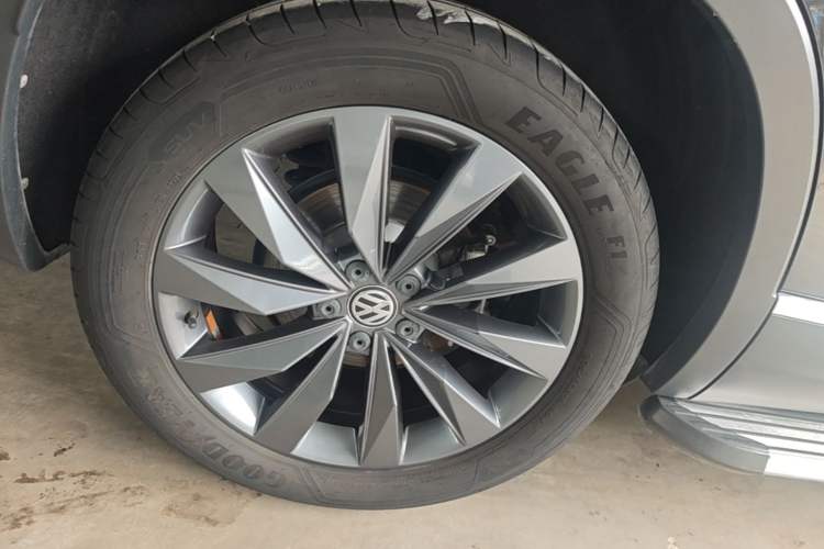 Used Volkswagen Tayron 2019 330TSI Two-Wheel Drive Luxury Model China VI Standard Right Rear Wheel Hub