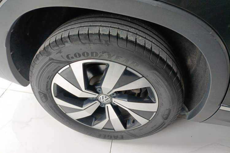 Used Volkswagen Tayron 2019 330TSI Two-Wheel Drive Luxury Model China VI Standard Right Rear Wheel Hub