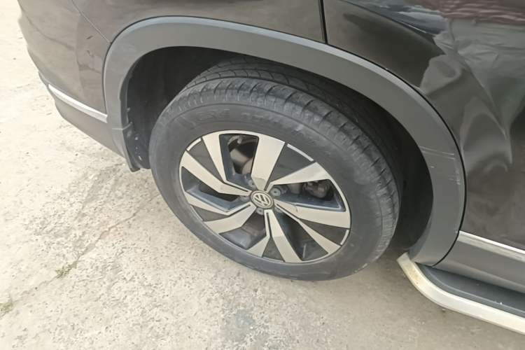Used Volkswagen Tayron 2019 330TSI Two-Wheel-Drive Luxury Version China V Emission Standard Right Rear Wheel Hub